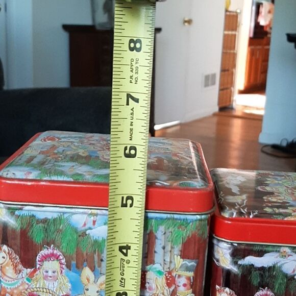 Lynn Hollyn vintage tins - Picture 3 of 11